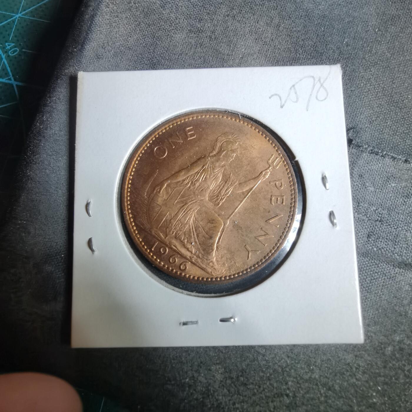 沼泽如烟--第925场 英国1966年1便士