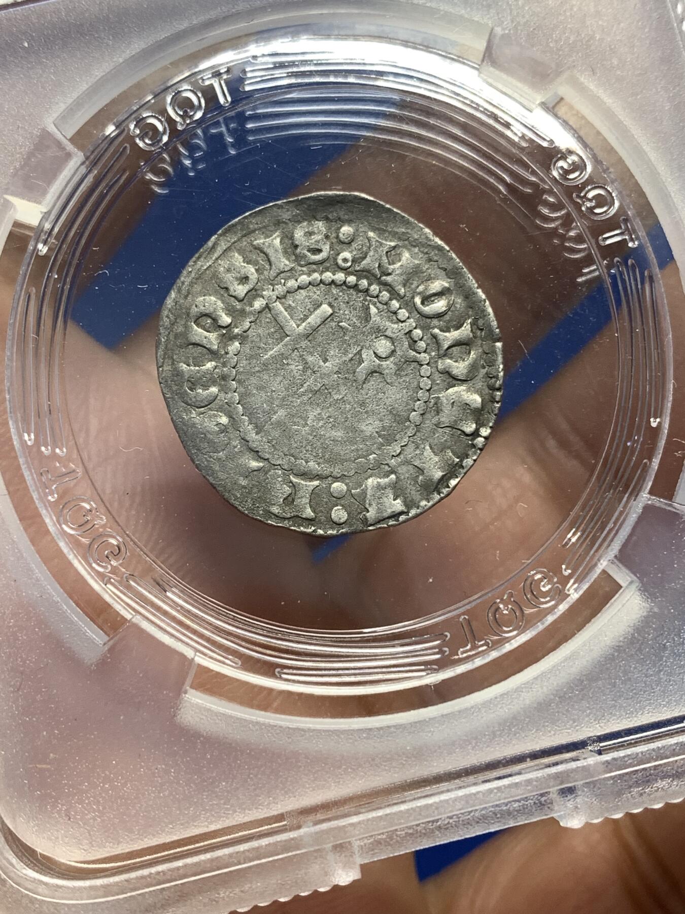 《竞宝斋》第446场 周日，周一，2场连拍 （全场包邮） TQG VF 里加大主教区 1424-1448年 1先令 银币 近600年的钱币 人像面仍清晰可见 细节良好 少见品种