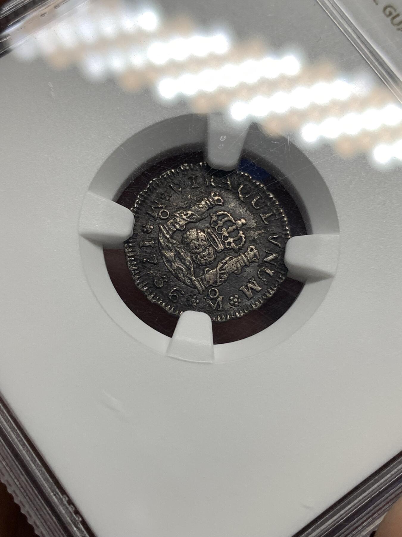 《竞宝斋》第446场 周日，周一，2场连拍 （全场包邮） NGC XFD 西属墨西哥 1736年 1/2里亚尔 银币 地球双柱币的最小面值 凑品必备 传世黑包浆 细节良好 大热品种