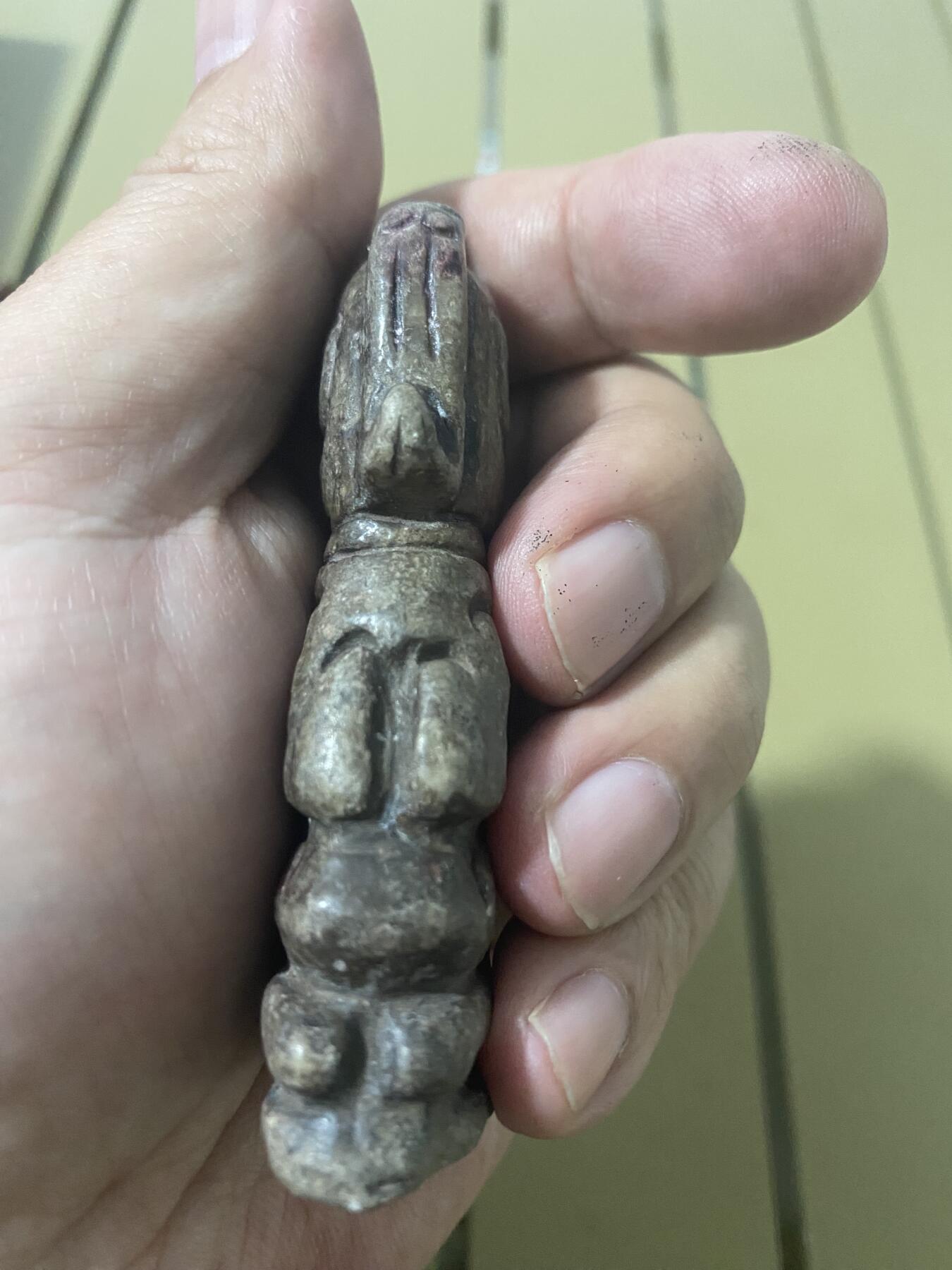 江南站杂件场 老玉石手把件