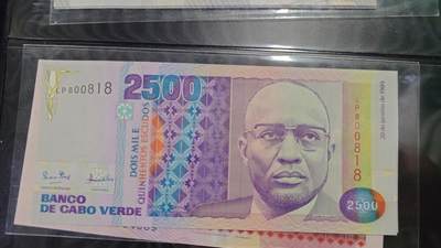 世界钱币～微拍第219期暨2025年第59期  老库存低价起拍 - 1989年佛得角2500 全新绝品无47尾号818 