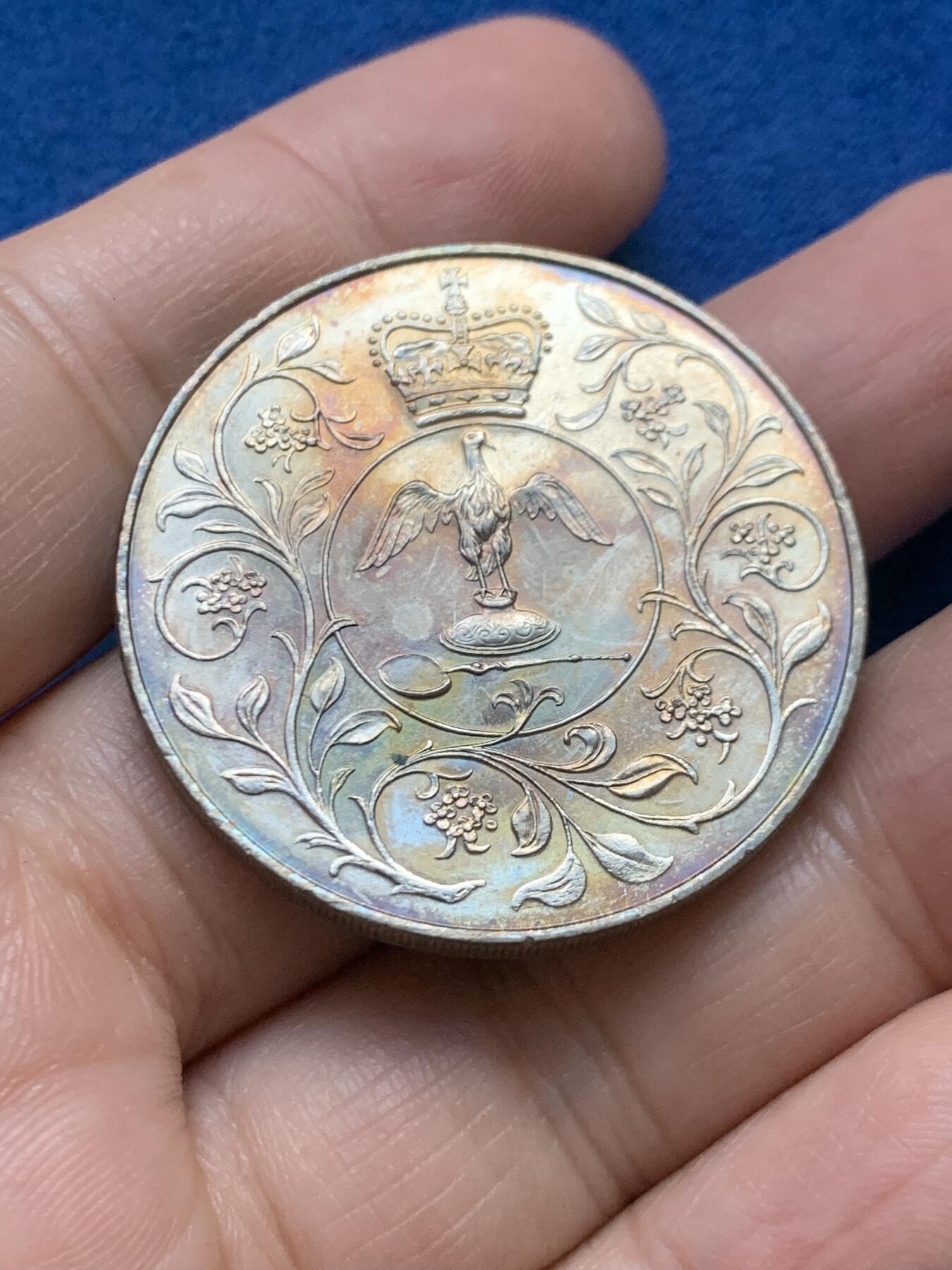 《竞宝斋》第446场 周日，周一，2场连拍 （全场包邮） 两枚一组 英国伊丽莎白二世1953年登基5先令镍币和1977年登基25周年镍币