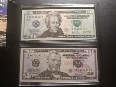 2025十二月第二期，总207期 - 美国芝加哥造币厂2004年20+50元首发全同号2370纪念册，稀有