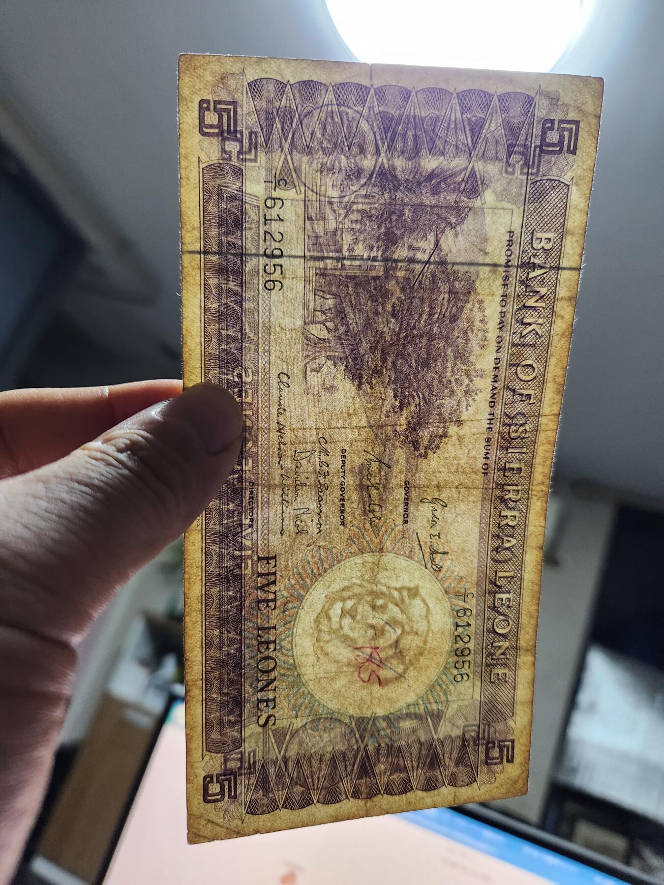 12月10号晚上8点 外国纸币自动截拍第71场