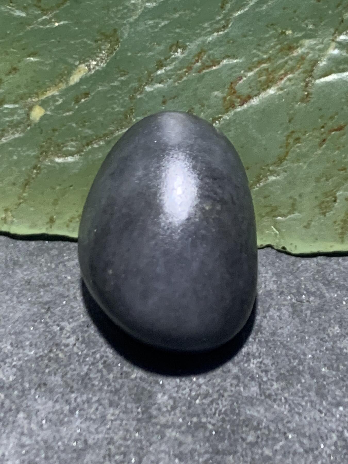 精美和田玉青花小独籽原石一颗，