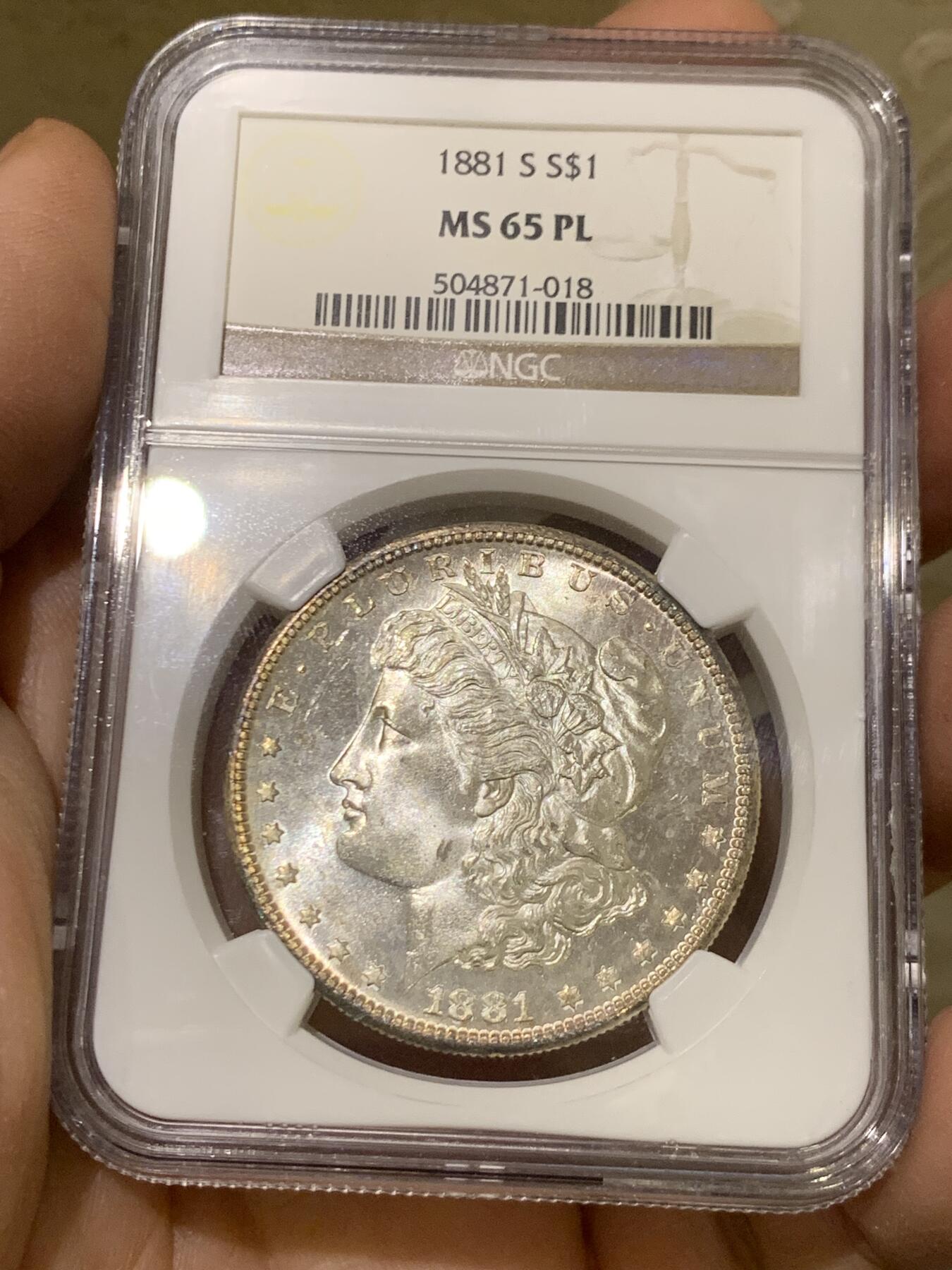 《竞宝斋》第446场 周日，周一，2场连拍 （全场包邮） NGC MS65PL 美国 1881年 1美元 摩根币 高分+PL类精致 超强转光 六位数编号老盒 收藏佳品