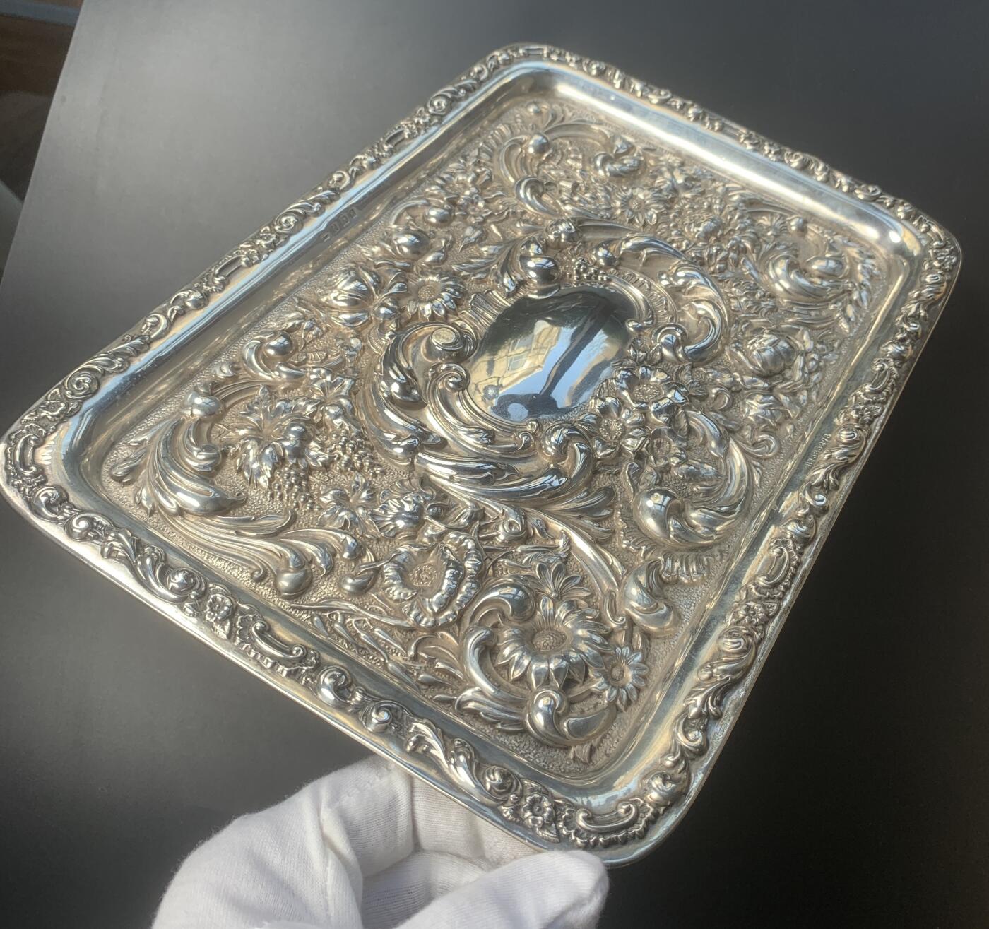 掌中浮雕-藏着的欧洲第045场 1903年英国伯明翰银盘 ，29.50 X 20.50厘米，重334克，有银标（末图银标注解）