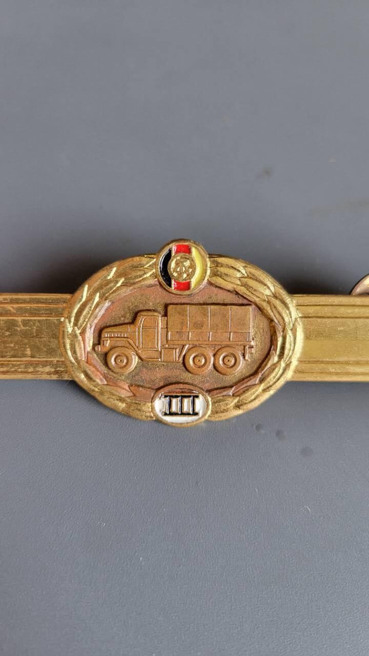 嘉宝良覃世界勋赏第18期拍卖 东德三级驾驶技能等级章