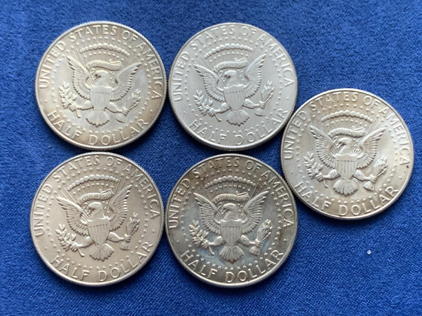 《竞宝斋》第446场 周日，周一，2场连拍 （全场包邮） 五枚一组 美国1966-1969年肯尼迪半美元银币 总重约57.5克