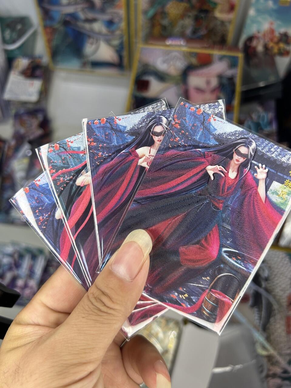 喜灰玩卡首拍第一期免佣金 桔梗神凰百剑行梅超风三渐变加人体艺术卡共四张