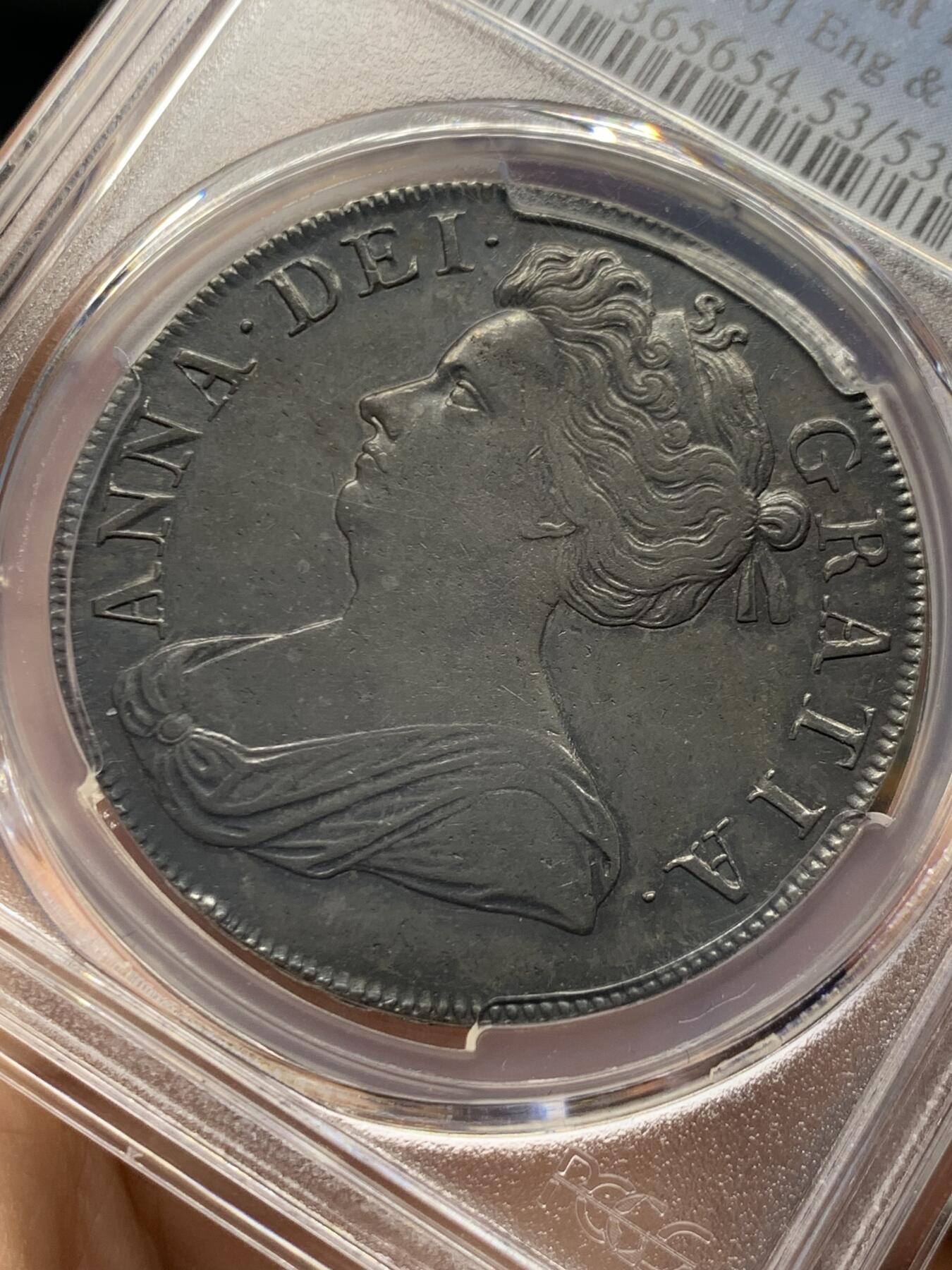 《竞宝斋》第446场 周日，周一，2场连拍 （全场包邮） PCGS AU53 英国1707年英国安妮女王克朗银币（越来越贵的品种，PC亚军分！）