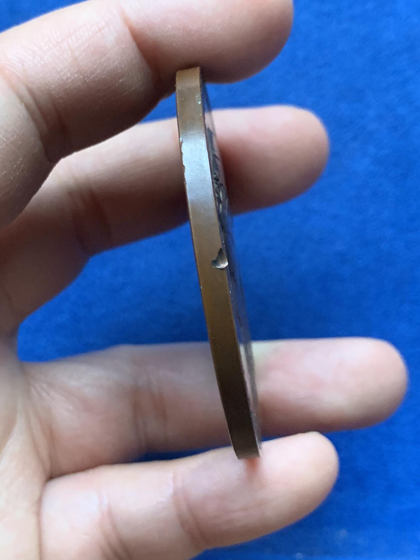 《竞宝斋》第446场 周日，周一，2场连拍 （全场包邮） 英国1897年庆祝维多利亚女王登基60周年纪念大铜章 高浮雕工艺精美 巧克力包浆 55.3mm 72.3g 原盒