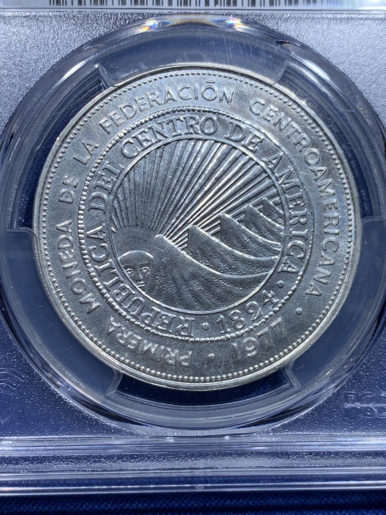 《竞宝斋》第446场 周日，周一，2场连拍 （全场包邮） PCGS MS66 萨尔瓦多1977年第18届IADB理事大会25科隆银币，900银，25克，发行量2000，美洲太阳脸，稀少品种。