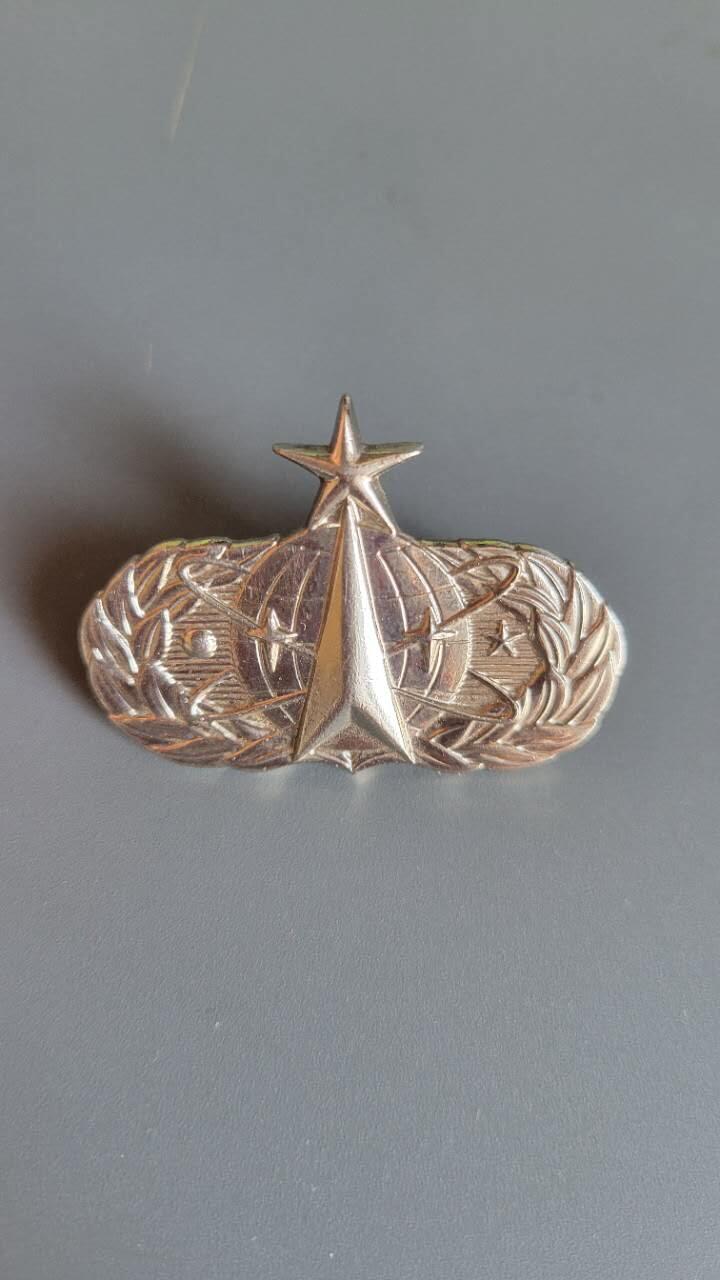 嘉宝良覃世界勋赏第18期拍卖 美国中级导弹操作技能章