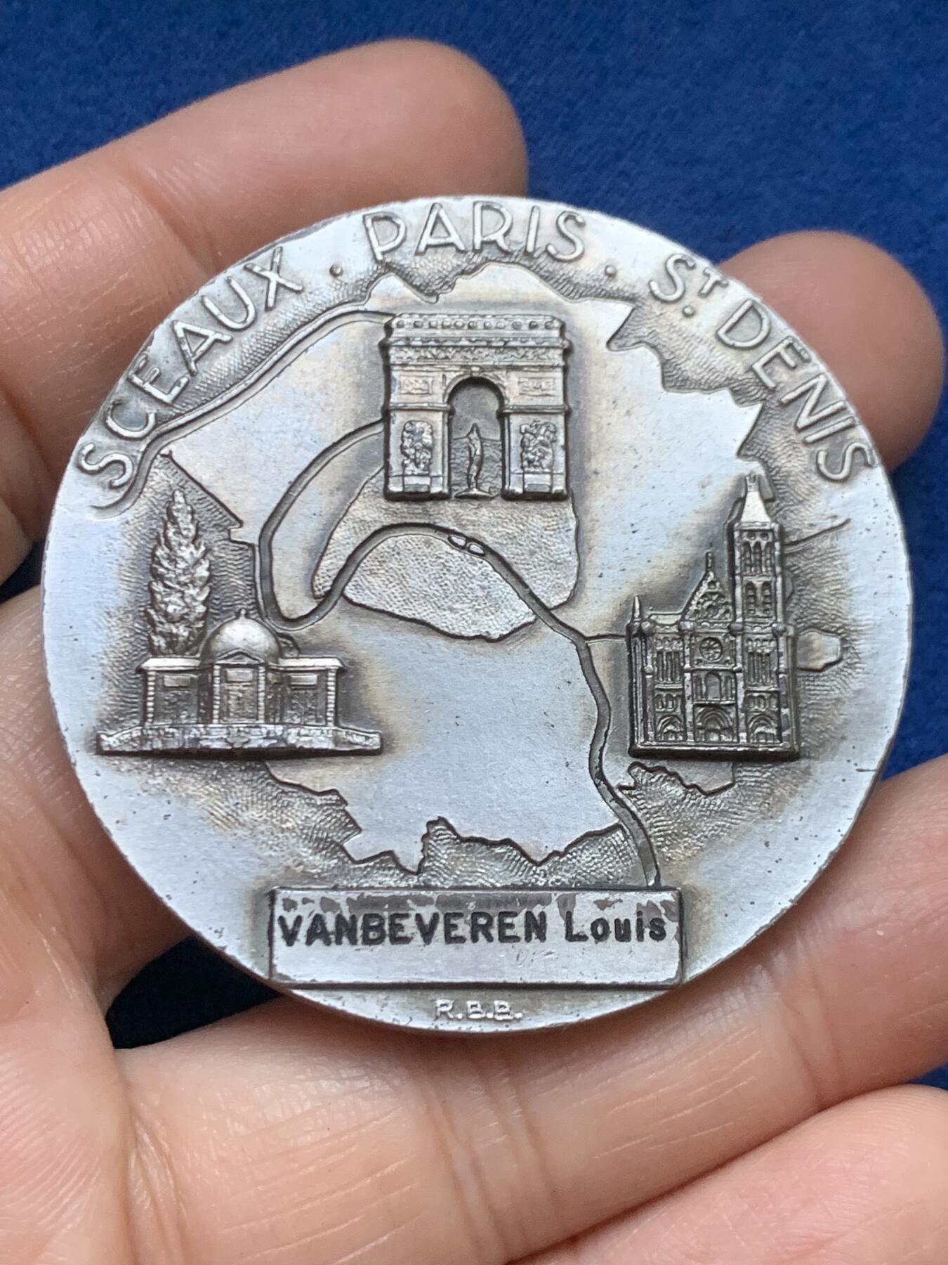 《竞宝斋》第446场 周日，周一，2场连拍 （全场包邮） 法国塞纳河景观银章，直径49.6mm，约78.5克，1967 丰饶角1银标