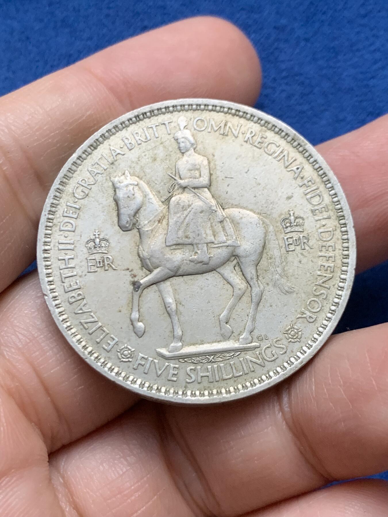 《竞宝斋》第446场 周日，周一，2场连拍 （全场包邮） 两枚一组 英国伊丽莎白二世1953年登基5先令镍币和1977年登基25周年镍币