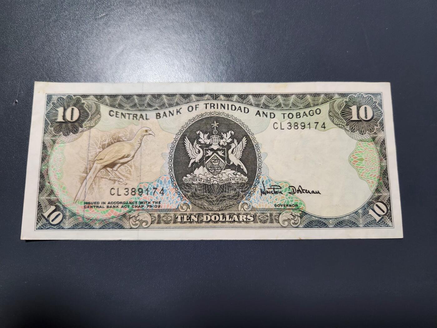 12月10号晚上8点 外国纸币自动截拍第71场 特立尼达和多巴哥10元 1979年 极美品 签名稀少