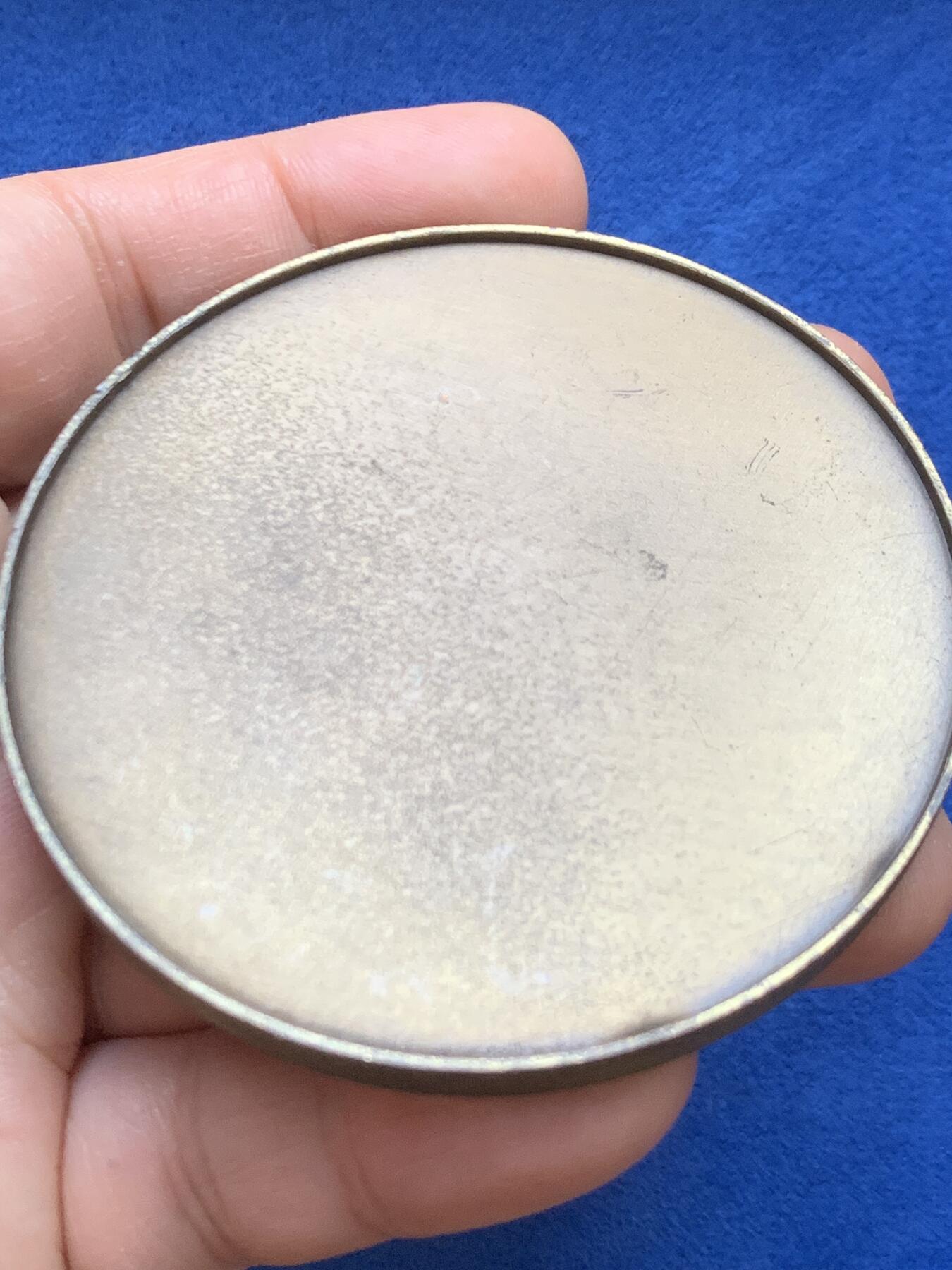 《竞宝斋》第446场 周日，周一，2场连拍 （全场包邮） 法国总工会和工人力量协作纪念章 102.8克 69mm