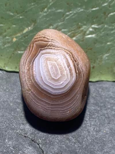 精美天眼纹水冲籽川料南红玛瑙原石一颗， - 精美天眼纹水冲籽川料南红玛瑙原石一颗，