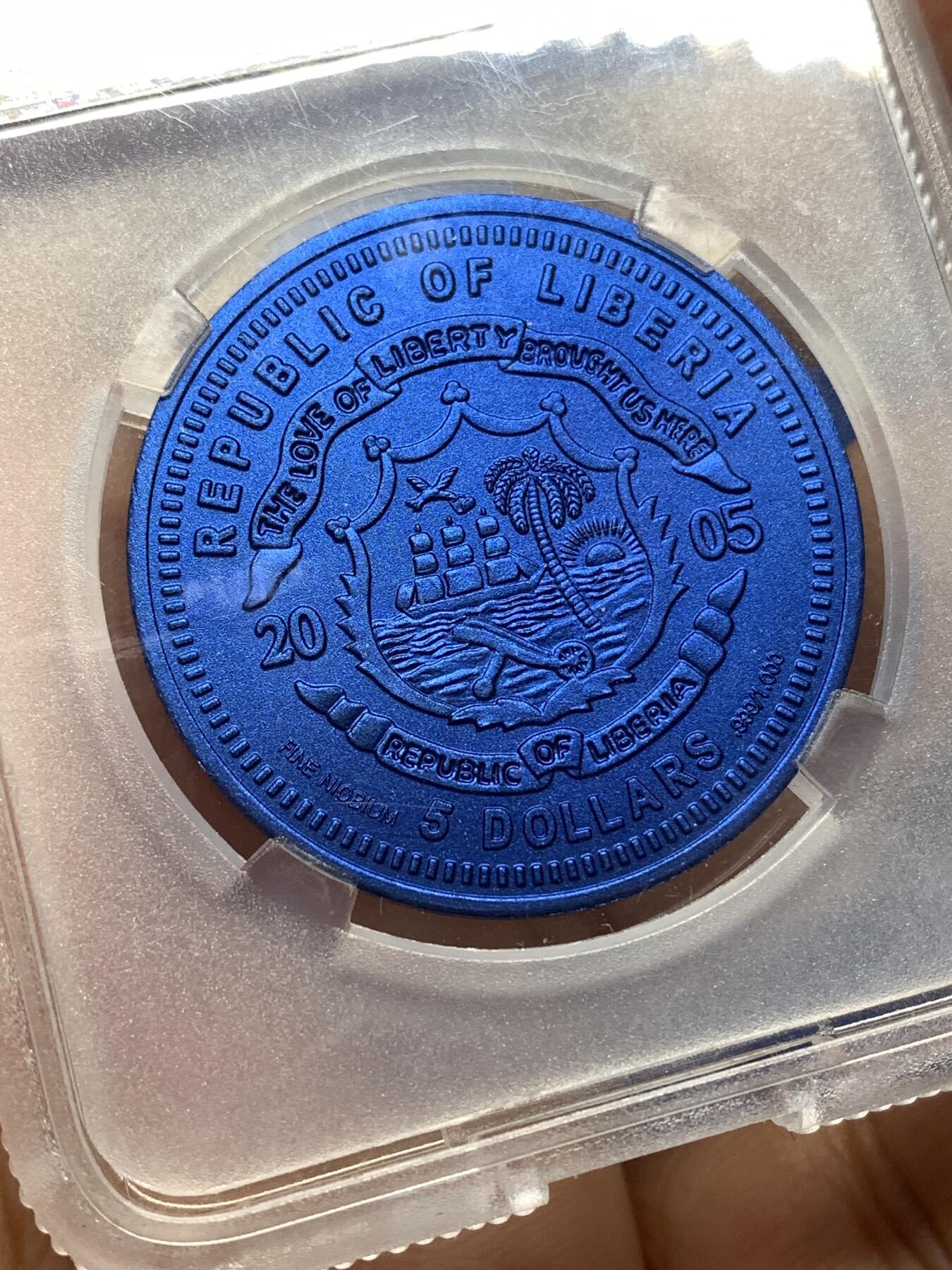 《竞宝斋》第446场 周日，周一，2场连拍 （全场包邮） TQG MS70 利比里亚2005年5元蓝铌币 欧元10周年纪念-梵蒂冈 7.78克 发行量：1万