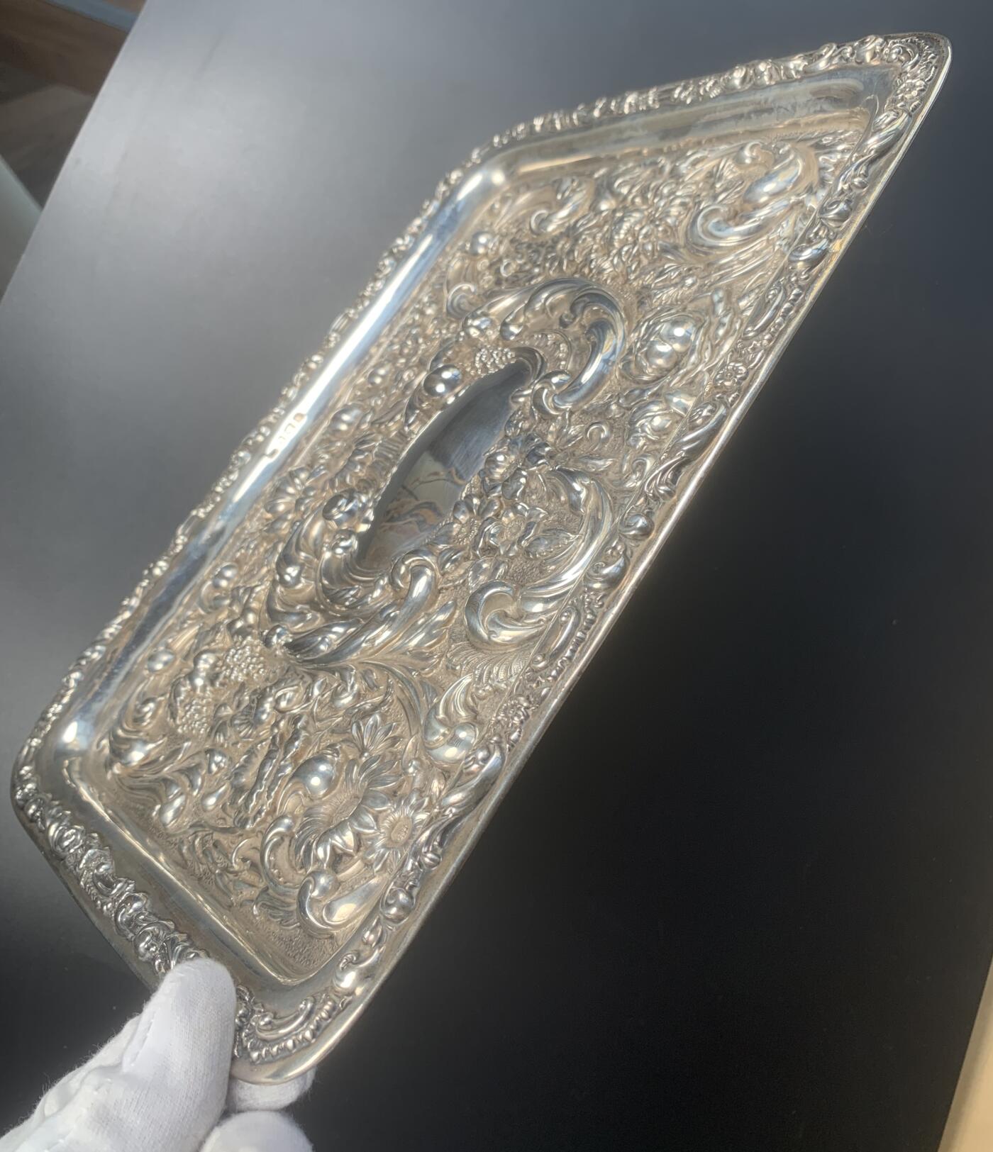 掌中浮雕-藏着的欧洲第045场 1903年英国伯明翰银盘 ，29.50 X 20.50厘米，重334克，有银标（末图银标注解）