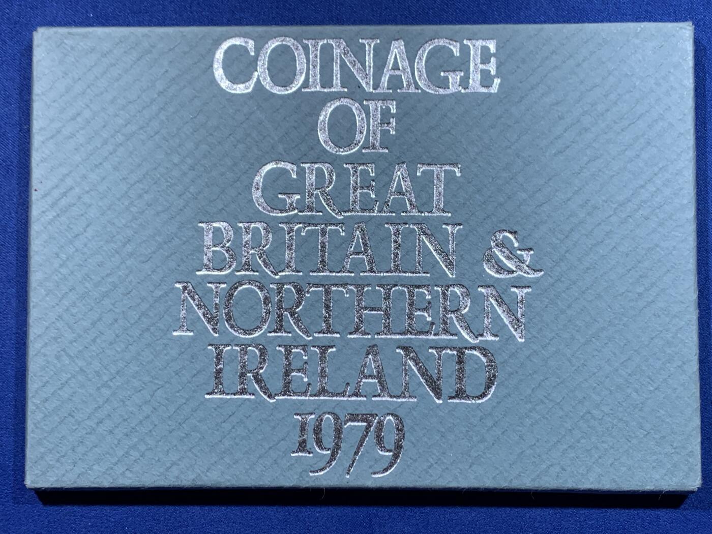 《竞宝斋》第446场 周日，周一，2场连拍 （全场包邮） 英国1979年精制套币 原装6枚币和1枚章 稀少 细节见图
