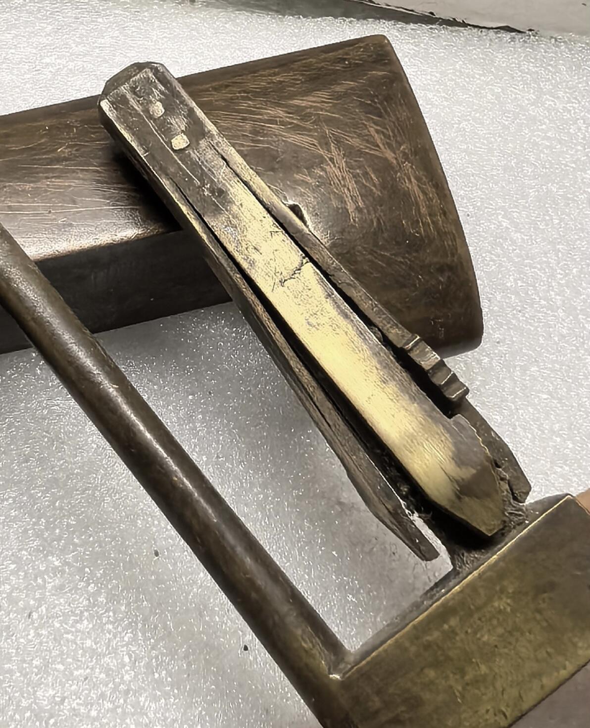 江南站杂件场 晚清铜锁一枚，原配钥匙，可以打开