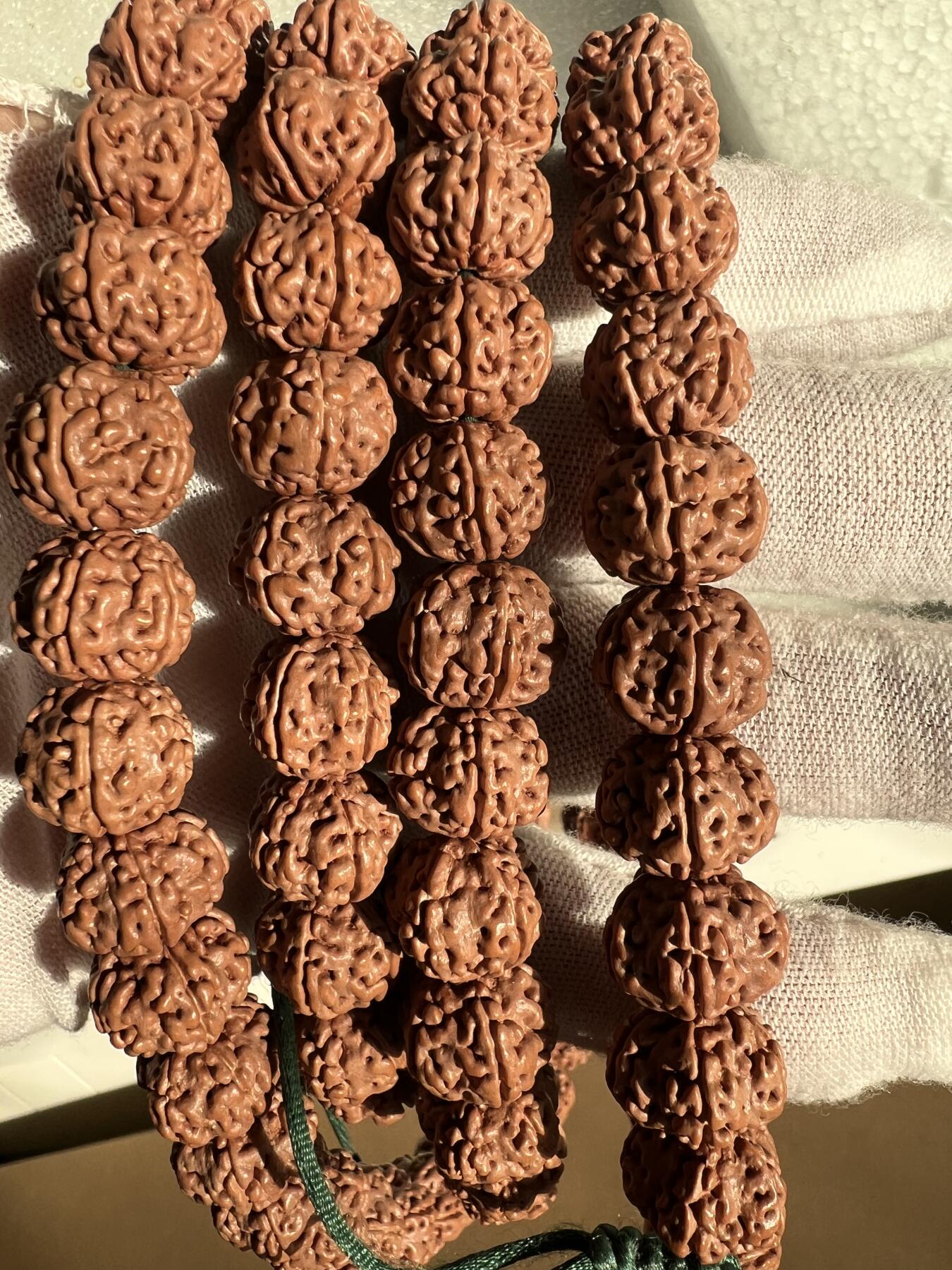 零元拍：凤羽梅花金刚长串斜挎念珠，约13/11MM