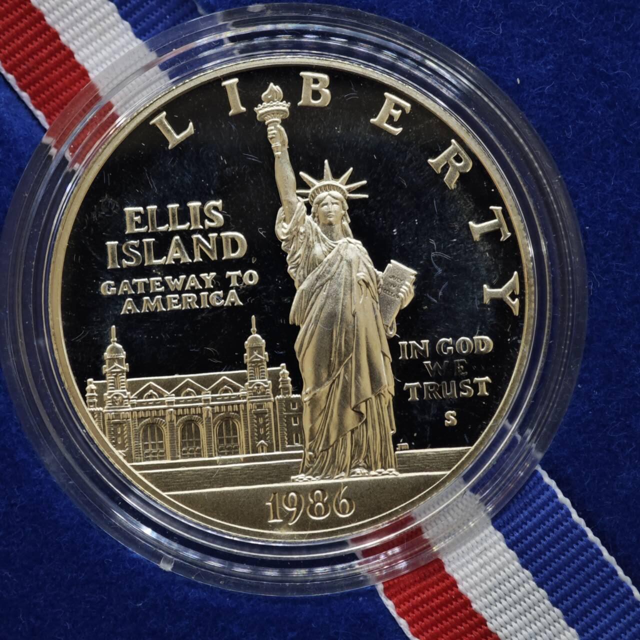 【淘币小摊】实时拍第八百二十二拍   银币套币场   满百包邮可预留二周 每周一统一发货   美国1986年自由女神一元精制银币原盒原证重26.73克900银 银价318