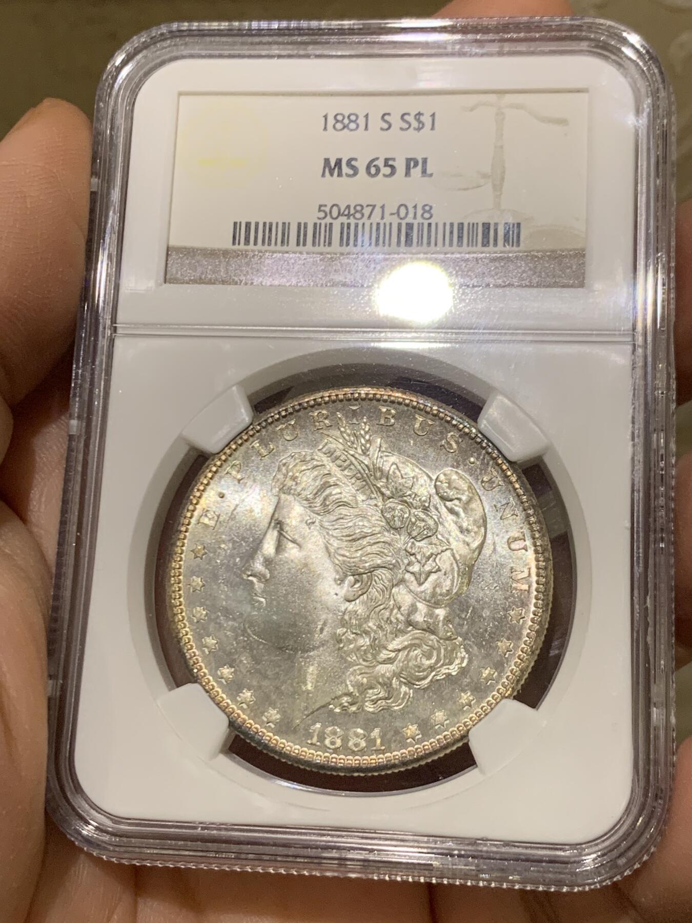 《竞宝斋》第446场 周日，周一，2场连拍 （全场包邮） NGC MS65PL 美国 1881年 1美元 摩根币 高分+PL类精致 超强转光 六位数编号老盒 收藏佳品