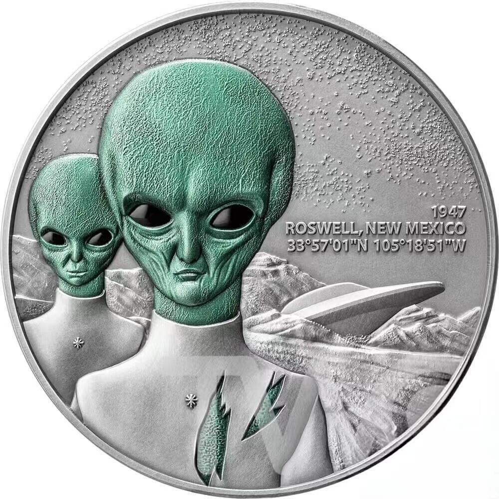 第184期拍卖 【龙头币】喀麦隆2024年, 星际现象(1)-罗斯威尔UFO事件，2盎司加大(直径达50mm), 金属蓝彩色、高浮雕、仿古、双面彩色纪念银币. 盒证全. (龙头币 新热门飞碟系列第一枚)，实物超漂亮质感动感. 国外售价436+美元