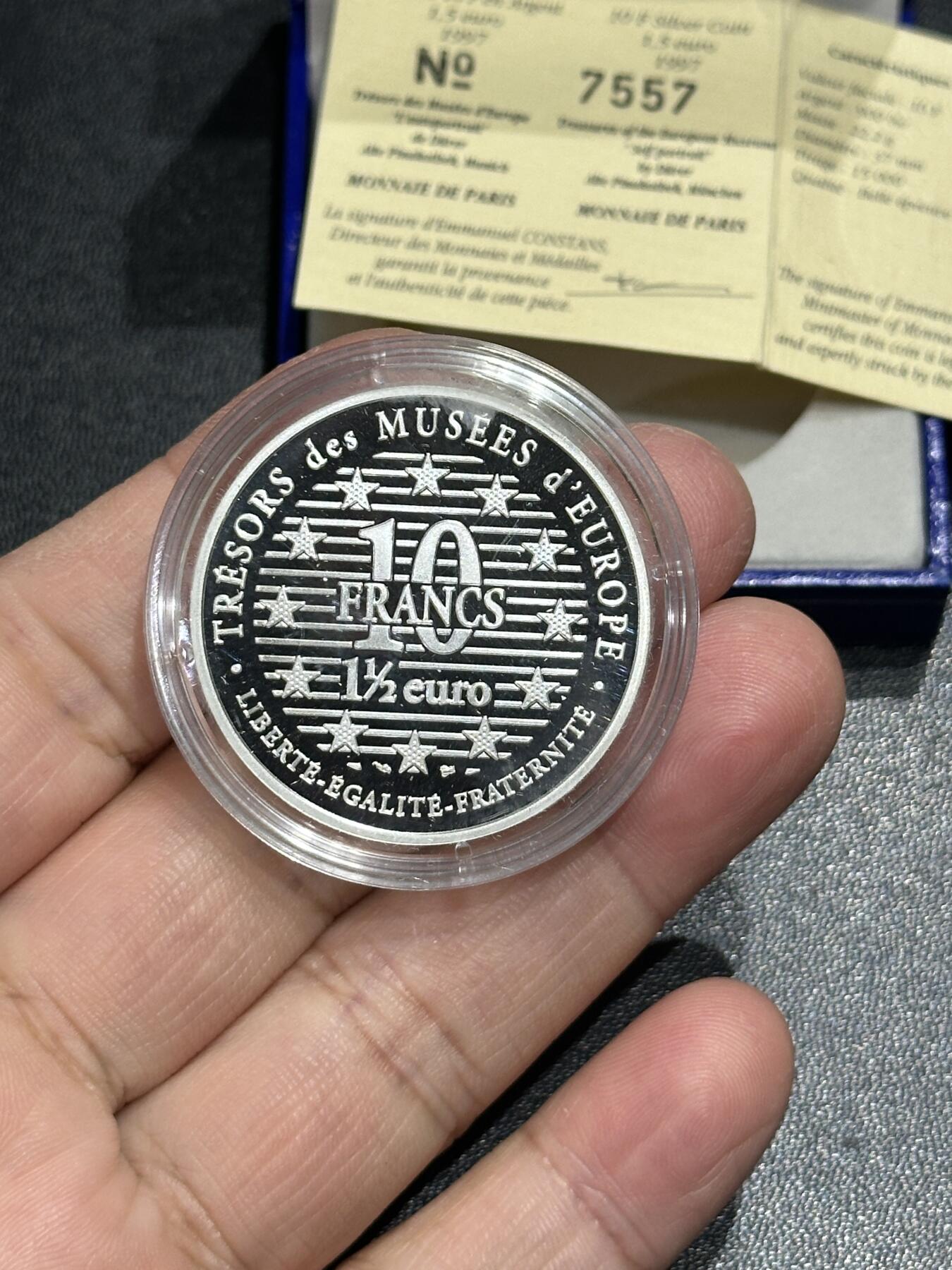 《外钞收藏家》第五百九十二期（精选场）（本平台长期征集拍品、欢迎藏友们联系合作） 法国1997年卢浮宫系列10法郎双面值精制PROOF银币（画家丢勒，22g，925银；盒证齐全）