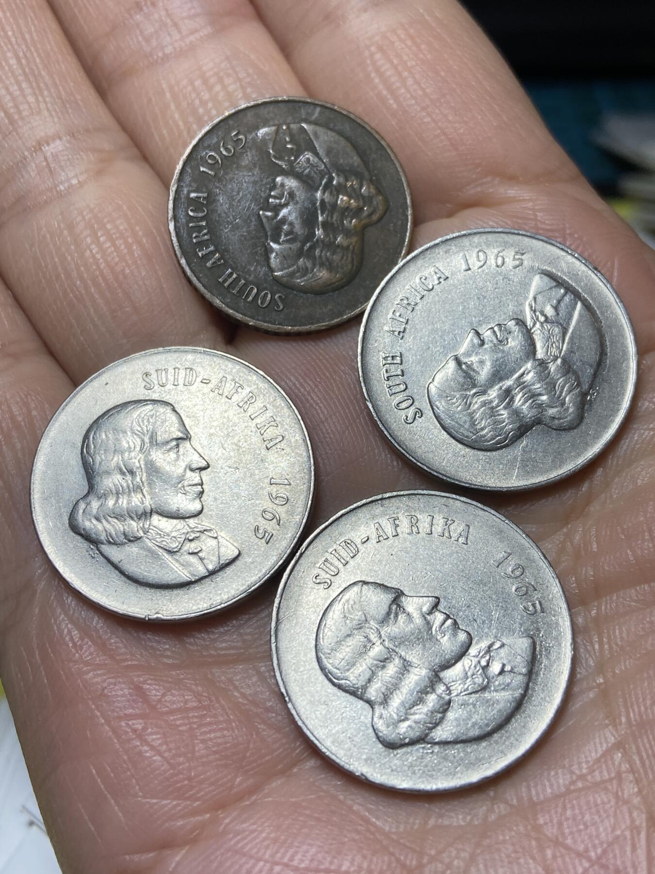 2025年第一百三十五场(总第一百六十一场）外国好品纸夹散币场(免佣金) 南非🇿🇦4枚：1965年20分(含布尔语和英语两个版)、2分(英语版))