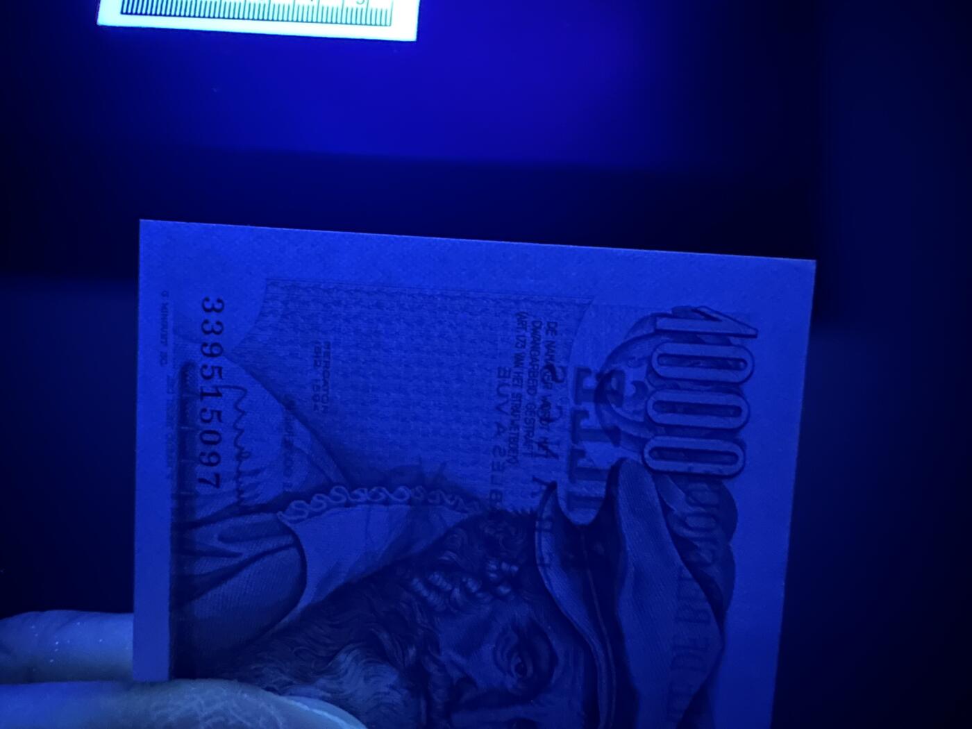 《外钞收藏家》第五百九十二期（精选场）（本平台长期征集拍品、欢迎藏友们联系合作） 比利时1973年老版1000法郎（少见；地图制作家吉拉德 克雷默）UNC 但角不绝 如图