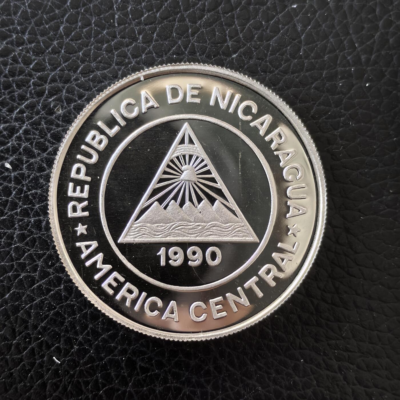 道一币馆币章第一百五十九场 尼加拉瓜1990年意大利世界杯10000科尔多瓦精制银币 26.4g 999s 5000