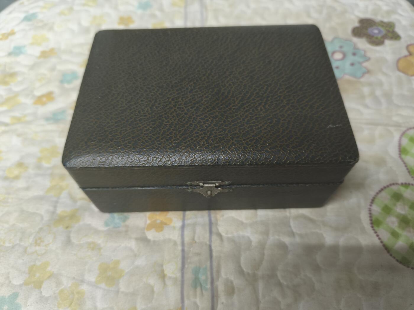 海外回流精品拍卖12.14 原盒全新日本三越款老纯银盘一对