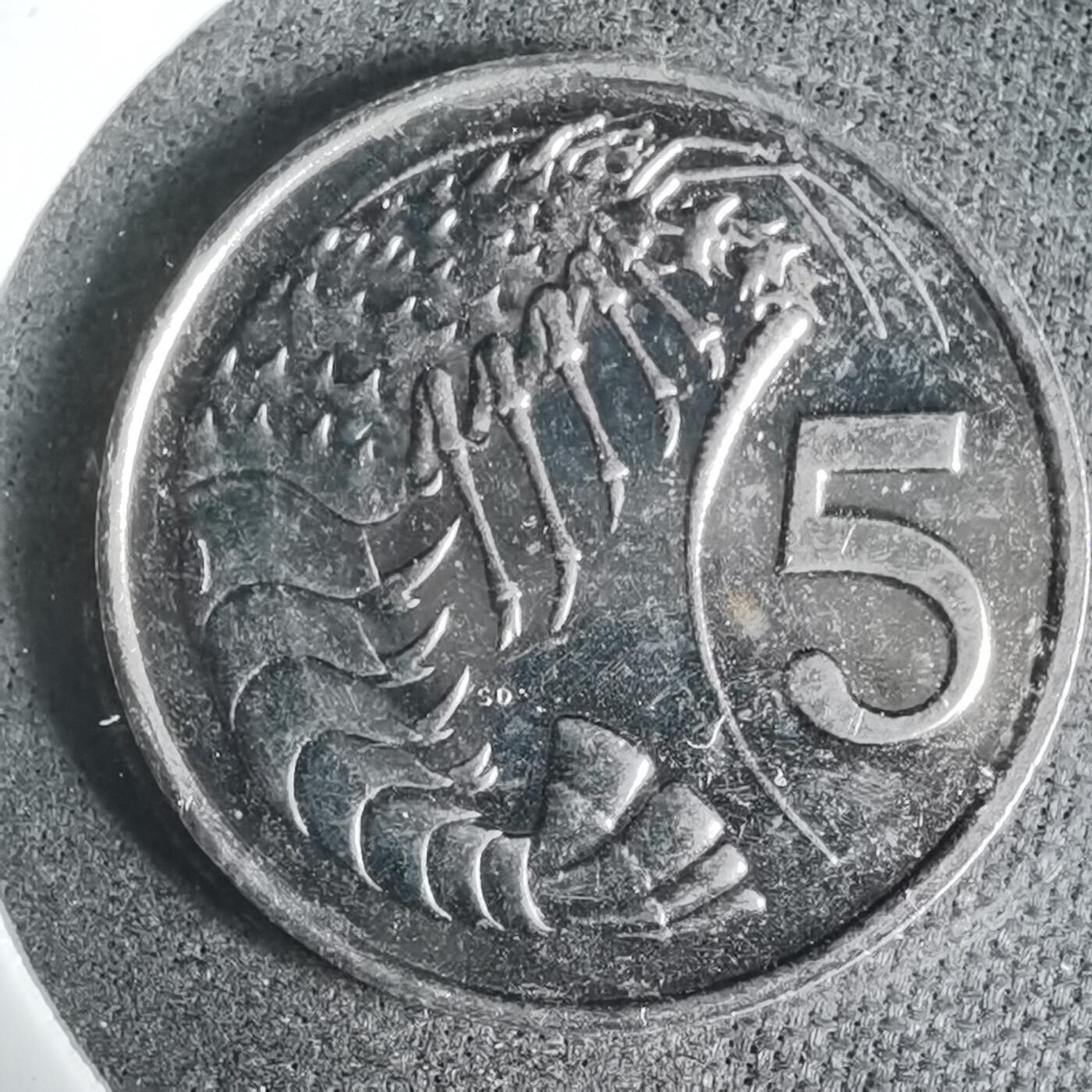 沼泽如烟--第927场 开曼1982年五分