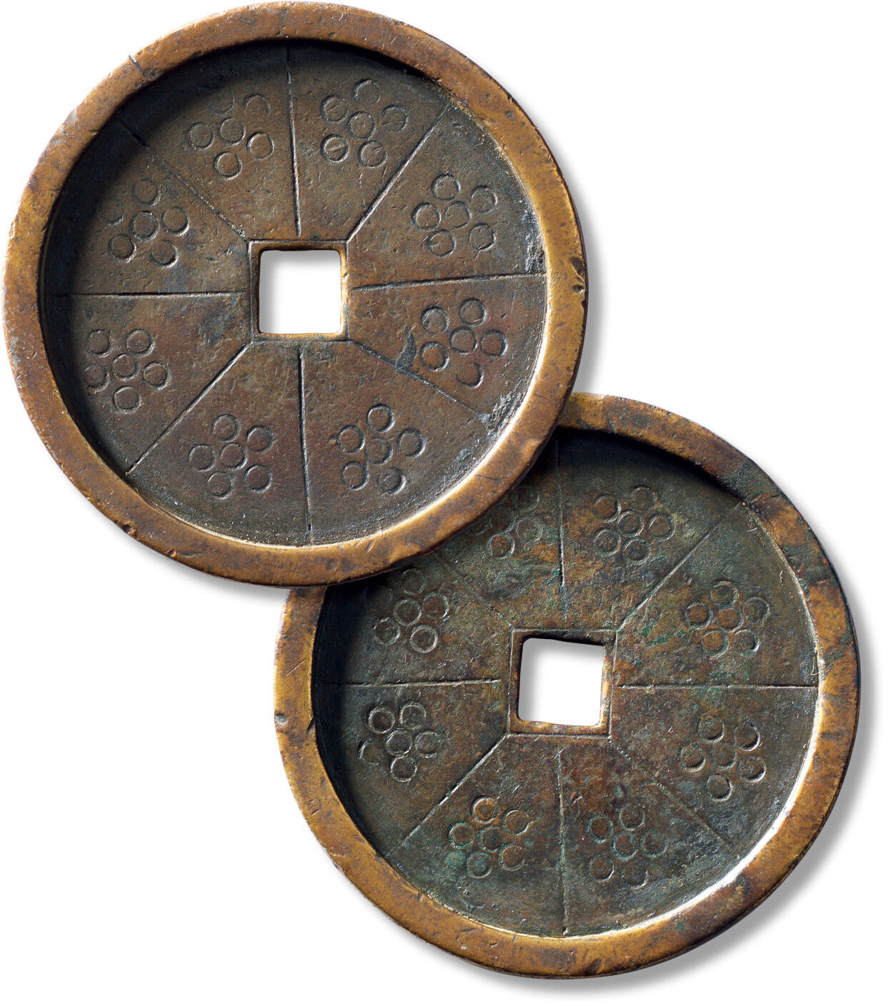 上海匡时2025年秋季拍卖会 中国历代钱币 铜镜专场 清手雕花钱一枚 清手雕花钱一枚，直径：59.9mm，厚：6.1mm，重量：76.1g，华夏评级：85，评级编号：6262925591