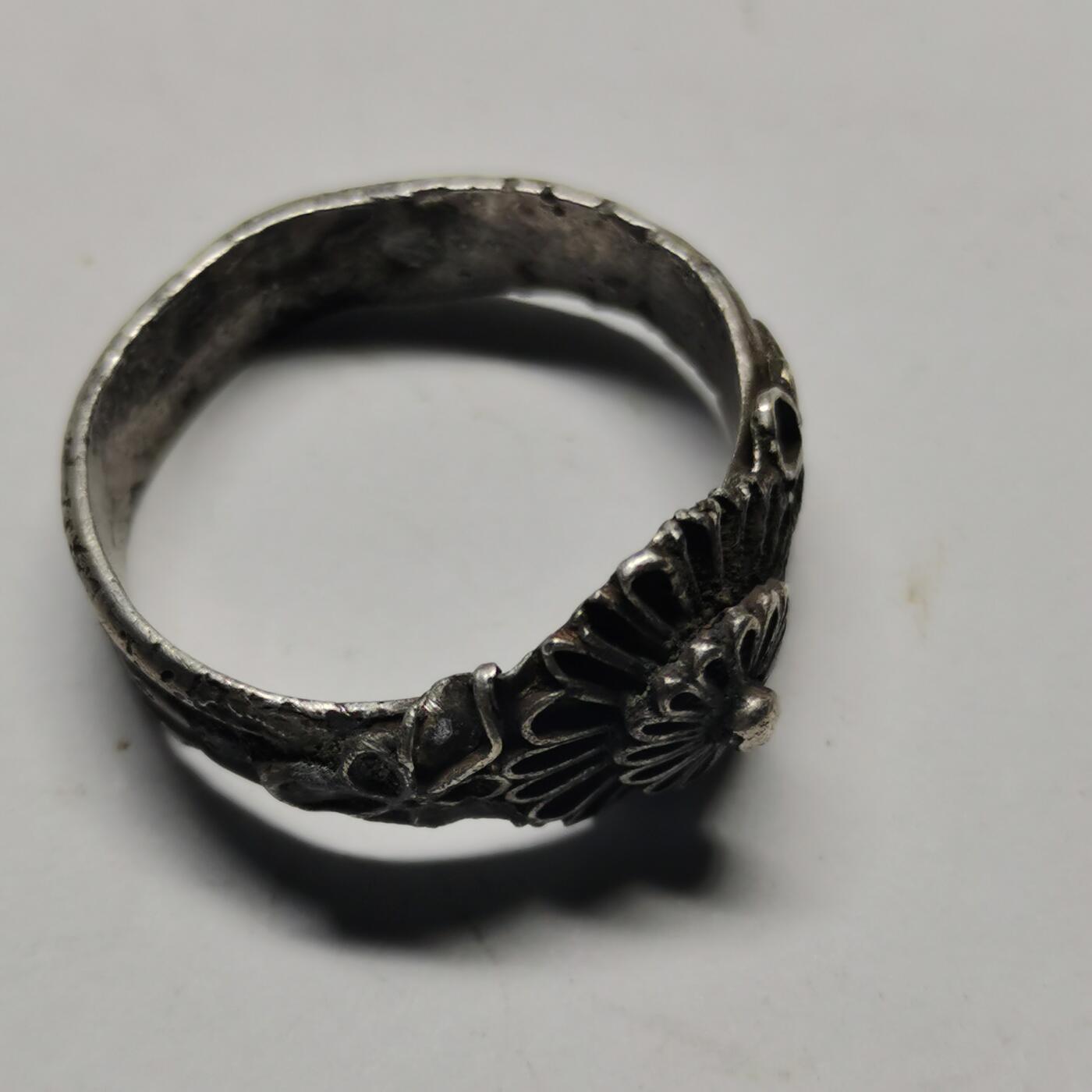 藏珍品阁杂件专场87期 清代老银戒指双层叠花