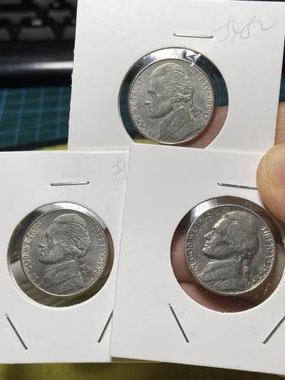 2025年第一百三十五场(总第一百六十一场）外国好品纸夹散币场(免佣金) - 美国🇺🇸5分3枚：1975年(D标丹佛造)、1998年(D标丹佛造和P标费城造各一枚))