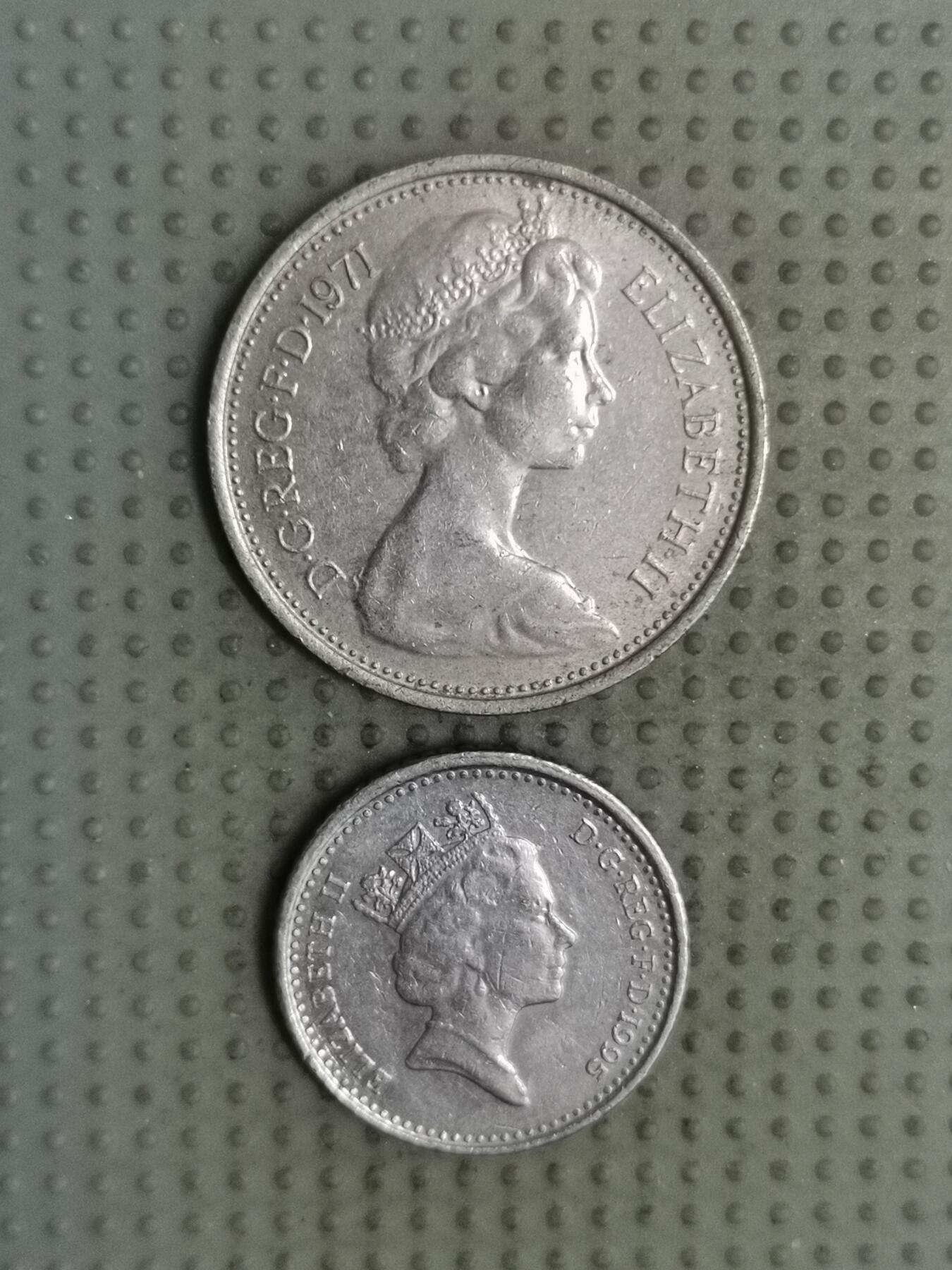 2025年第137场各国散币拍卖（总第137场） 英国5便士2枚大小两个版本