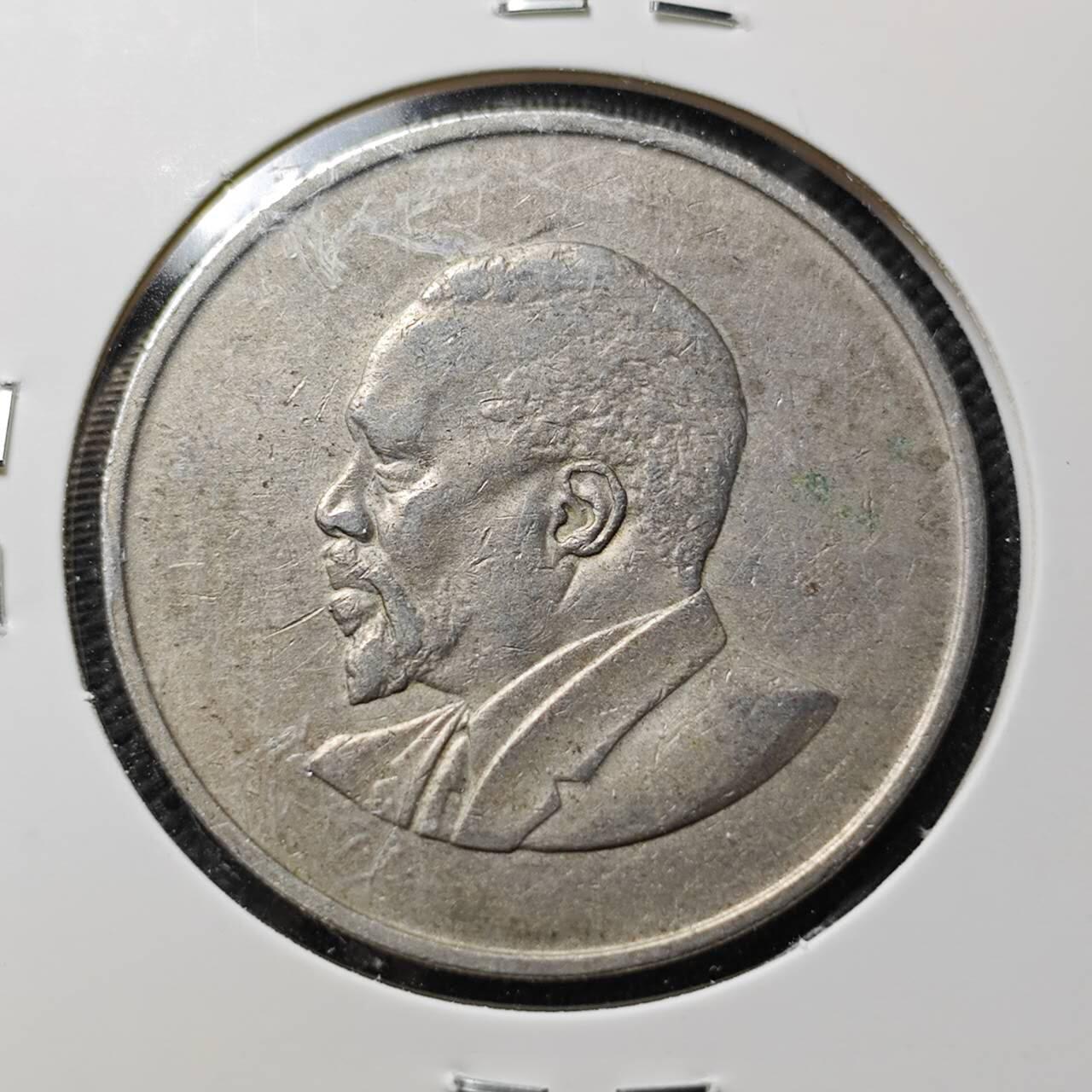 KK钱币收藏小铺 第376期  2月预留时间 周末发货  1966肯尼亚2先令 开国头像无字版