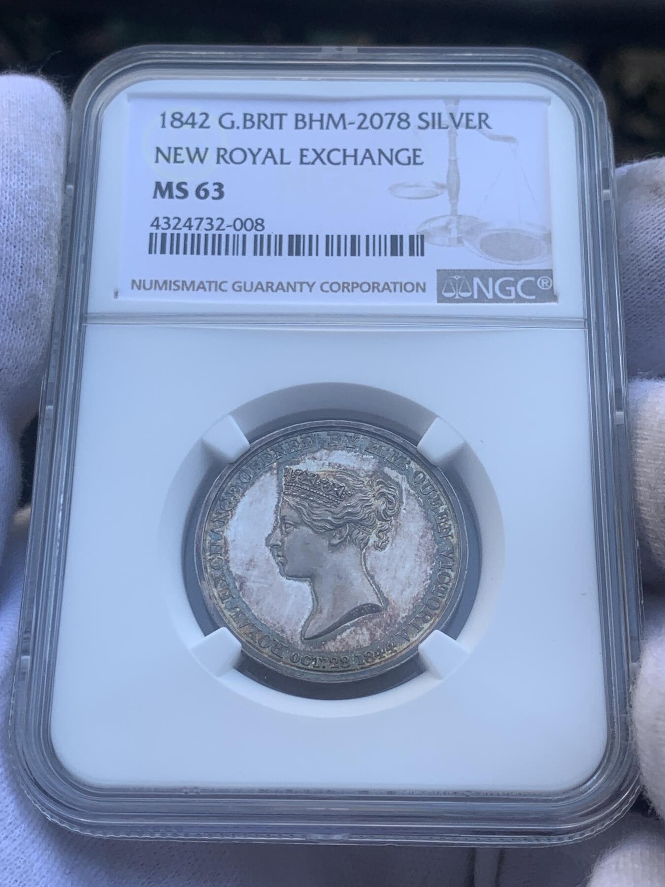 掌中浮雕-藏着的欧洲第045场 NGC MS63 : 1842年伦敦新商品交易所开幕银章，27mm, 五彩包浆