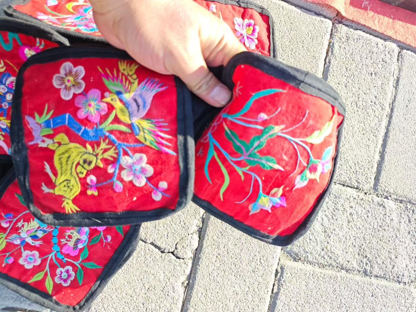 民国时期老刺绣片6个，品相好，纯手工刺绣，见图示