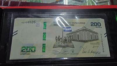 世界钱币～微拍第219期暨2025年第59期  老库存低价起拍 - 2021年洪都拉斯200纪念钞 A冠全新绝品无47尾号526
