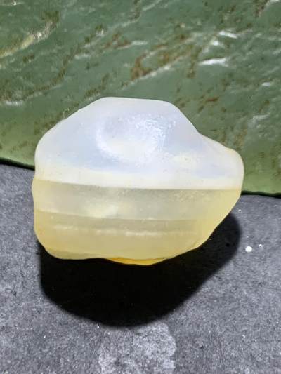 放福利！精美天然一线天地天地阿拉善白玛瑙原石一颗， - 放福利！精美天然一线天地天地阿拉善白玛瑙原石一颗，