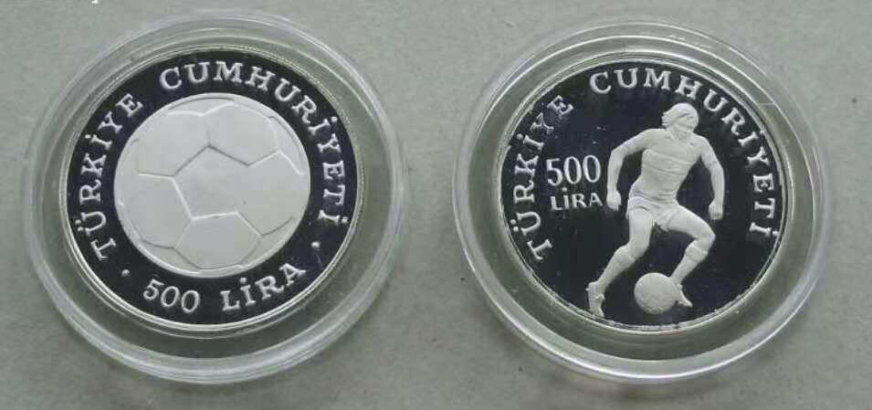 ❤️【币观天下】❤️ 第334期钱币拍卖- 2025.12.12周五晚上6点半场-长期征集拍品 土耳其1982年世界杯纪念银币两枚每枚面值500里拉，925银23.33克。