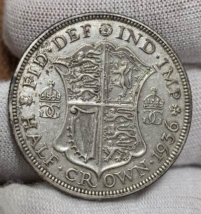 外国优质老铜币银币持续添加中，周六九点倒数截拍，满百包邮，可寄存半年，喜欢朋友微信扫描二维码可直接参拍 - 英国1936年半克朗银币