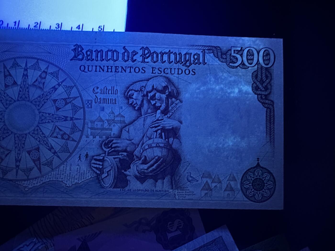 《外钞收藏家》第五百九十二期（精选场）（本平台长期征集拍品、欢迎藏友们联系合作） 葡萄牙1979年500埃斯库多（少见品种；全程无47） 全新 轻微潮