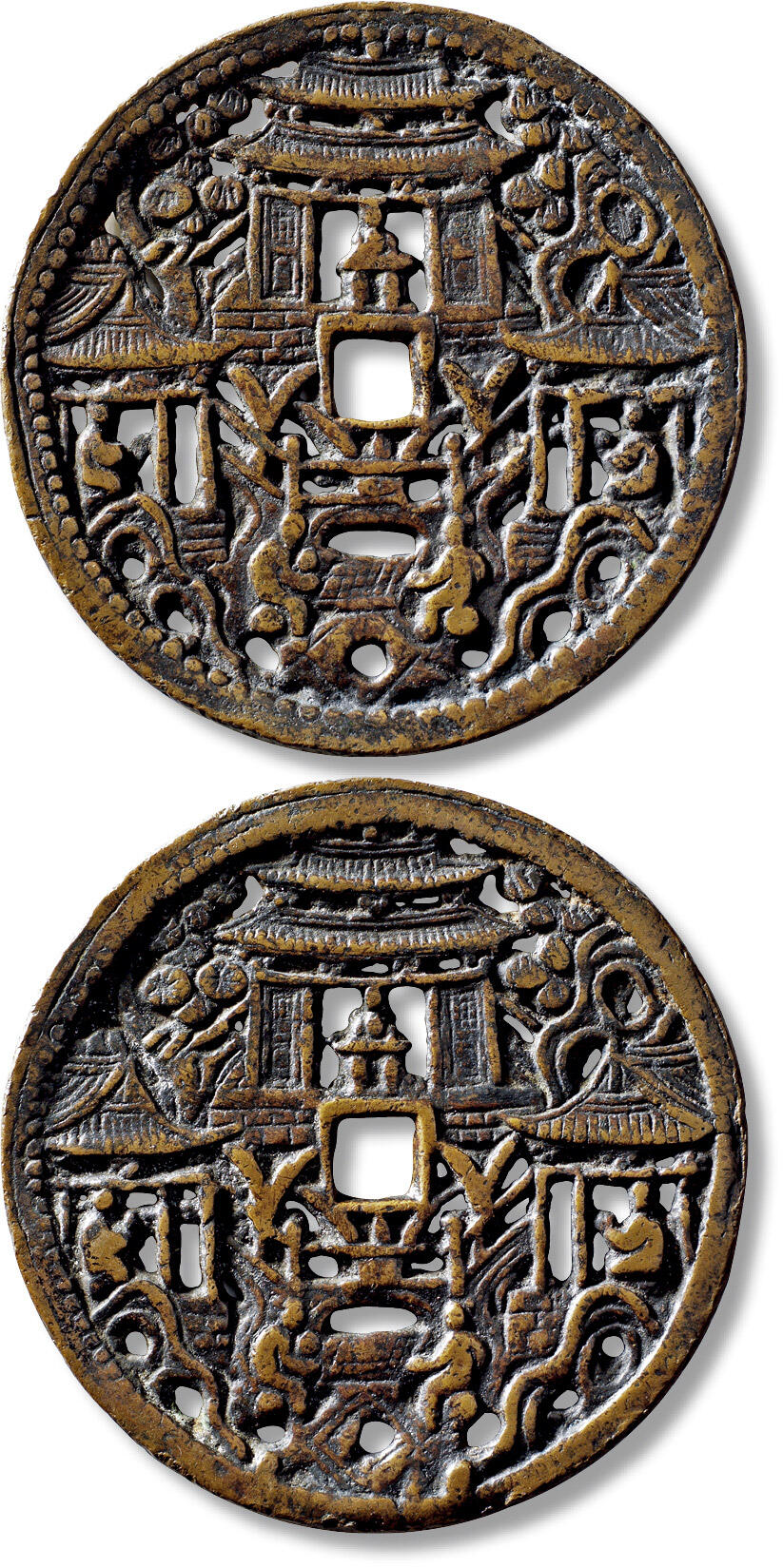 上海匡时2025年秋季拍卖会 中国历代钱币 铜镜专场 传世明亭台楼阁镂空花钱一枚 传世明亭台楼阁镂空花钱一枚，直径：65.4mm，厚：2.8mm，重量：40.8g，轩德泉评：82，评级编号：408608692